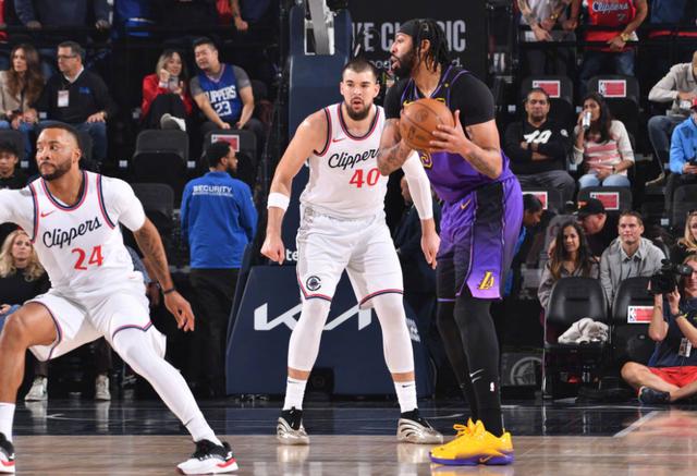 开云-包含浓眉哥连续二十场比赛得分超过最后时刻胜出，加拿大队不断突破！的词条-开云