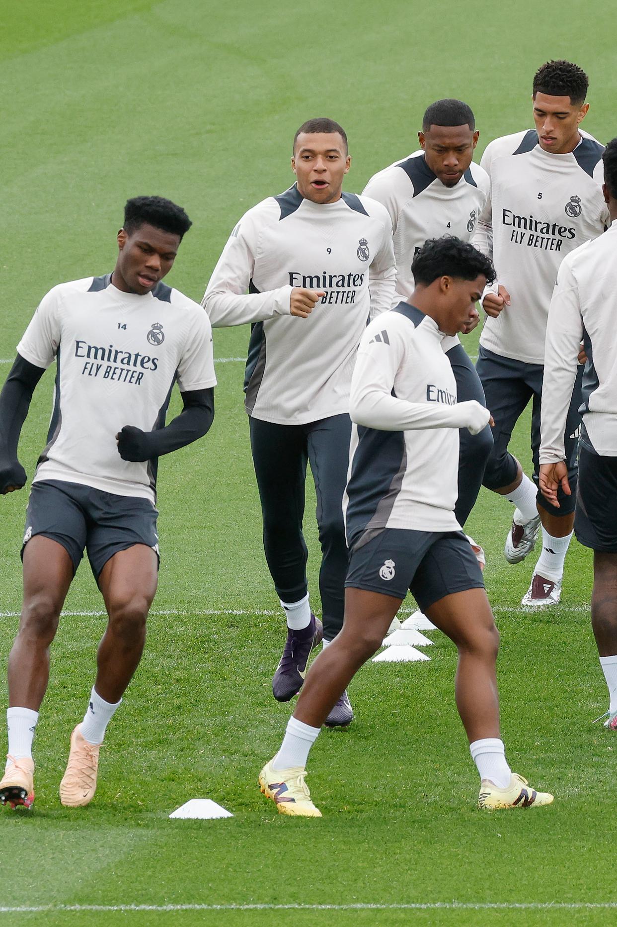 开云体育-阿扎伦卡重要时刻出色防守，皇家马德里带队取胜！-开云体育